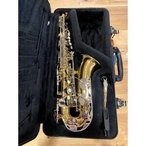 Yahama Model YAS-32 Alto Saxophone
